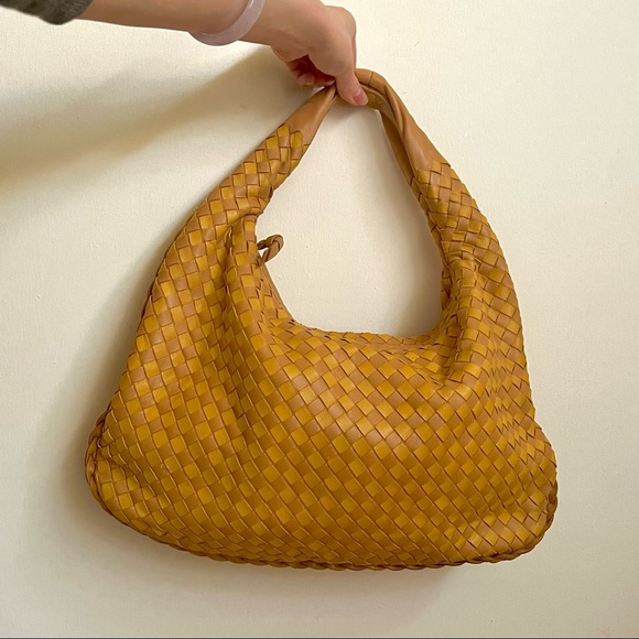 Bottega Veneta Handbags - BOTTEGA VENETA INTRECCIATO STITCHED HOBO BAG